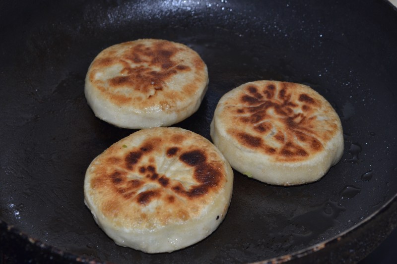 大肉芹菜馅饼的做法步骤：9