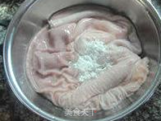 【枸杞猪肚汤】----  清甜清甜的营养汤的做法步骤：2