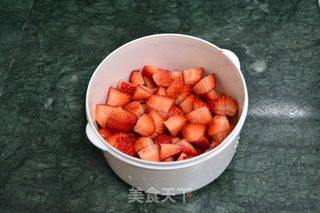 拒绝食品添加剂——【草莓果酱】的做法步骤：1