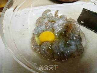 荠菜虾仁烩豆腐的做法步骤：2