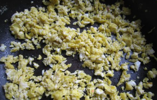 韭菜鸡蛋虾皮饺子的做法步骤：4
