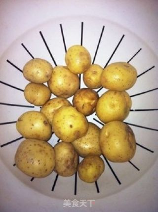香煎小土豆的做法步骤：1