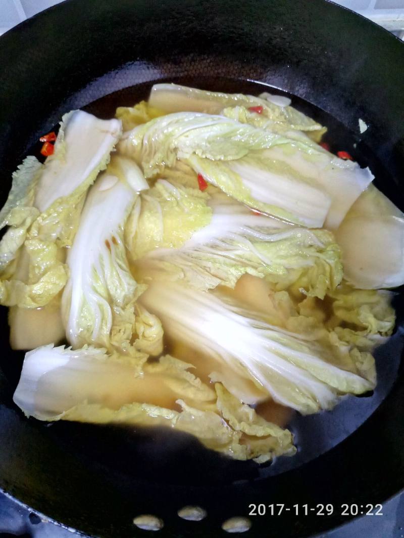 暖胃青菜煲（娃娃菜香菇豆腐煲）的做法步骤：3