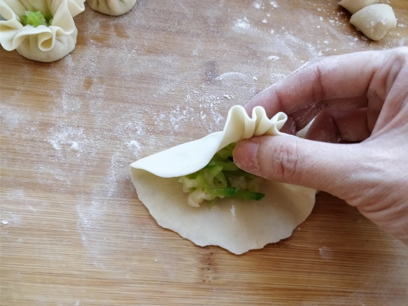 磷虾萝卜烧麦的做法步骤：10