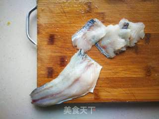 酸菜鲈鱼火锅的做法步骤：3