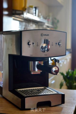 #东菱意式咖啡机试用#雕花咖啡的做法步骤：1