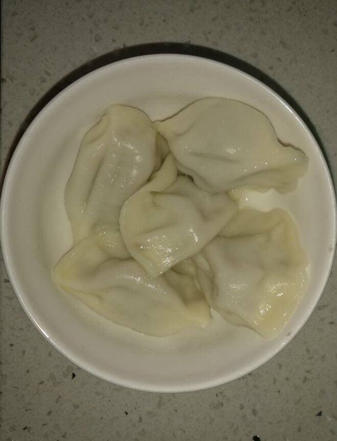 水饺的做法步骤：3