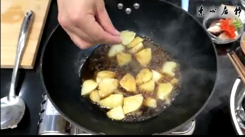 蚝油土豆拼西蓝花，好看又好吃，美味挡不住！【素心居静庄青山】的做法步骤：13