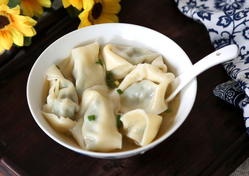 荠菜鲜肉大馄饨的做法步骤：11