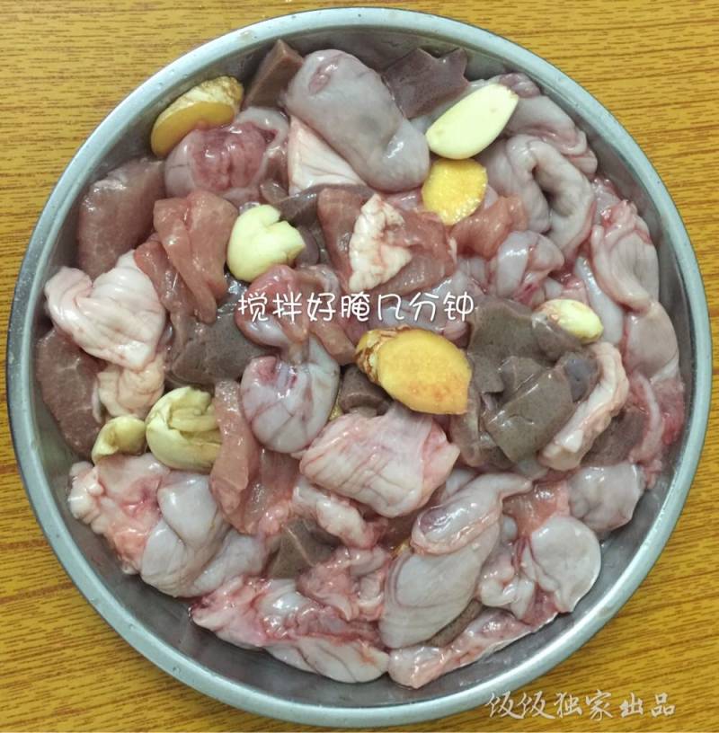 花肠猪肝瘦肉汤的做法步骤：1