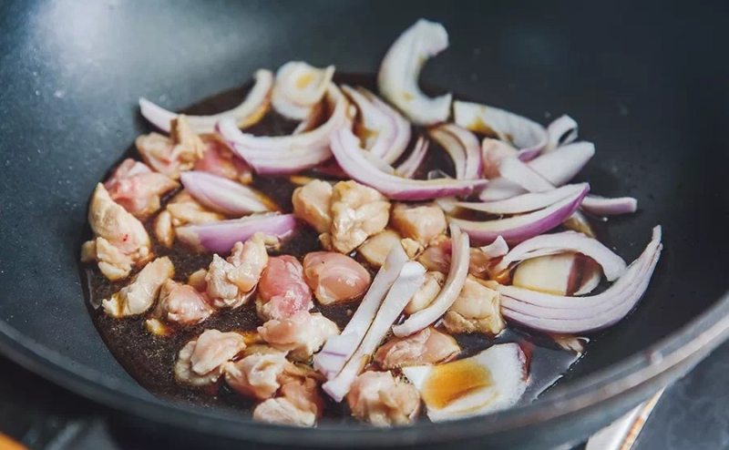 亲子饭（日名：親子丼）的做法步骤：8