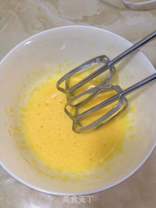 自制沙拉酱（蛋黄酱）的做法步骤：2