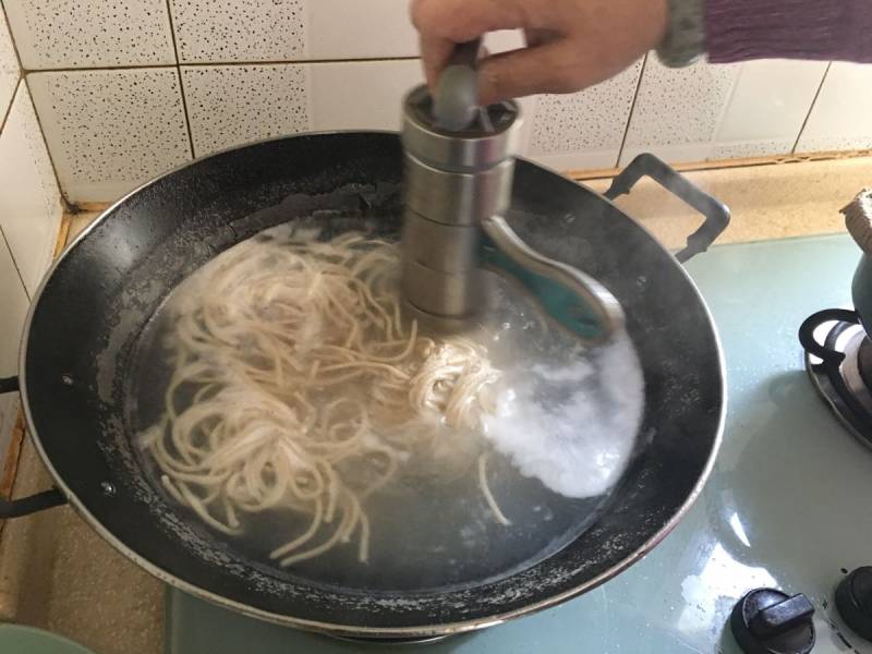 羊肉荞麦面饸饹的做法步骤：13