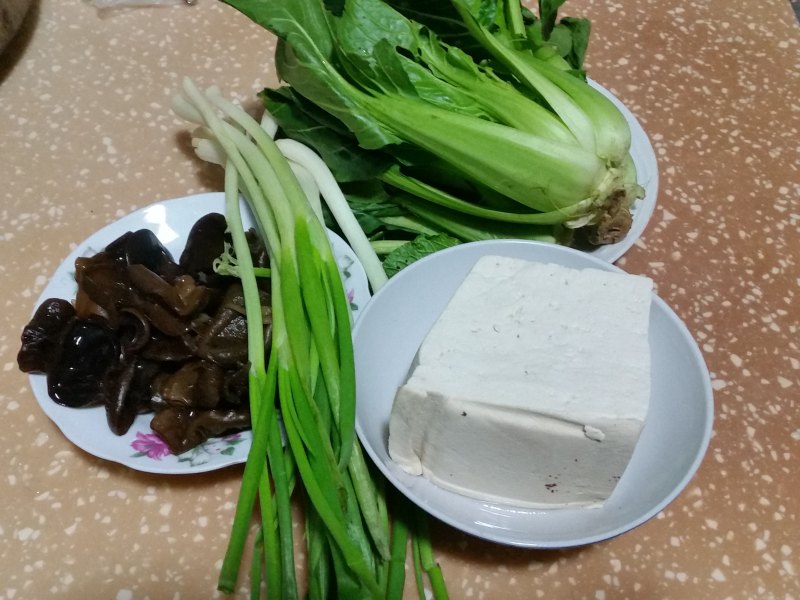 青菜豆腐馅饼的做法步骤：2