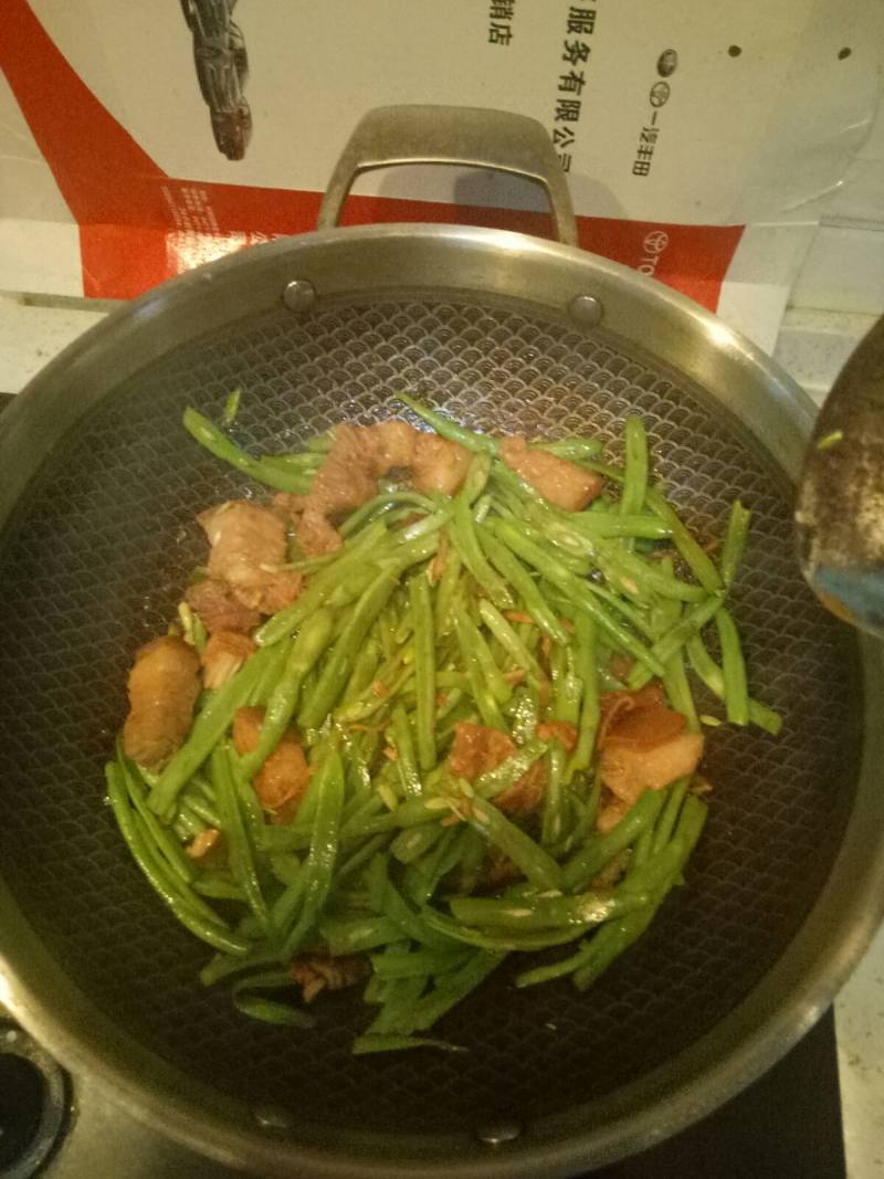 红烧肉豆角焖面的做法步骤：4