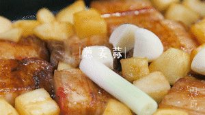 苹果烧肉的做法步骤：10