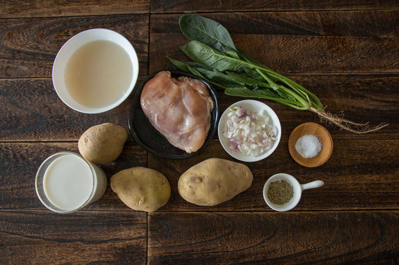 看起来像黑暗料理的鸡肉菠菜汤的做法步骤：1