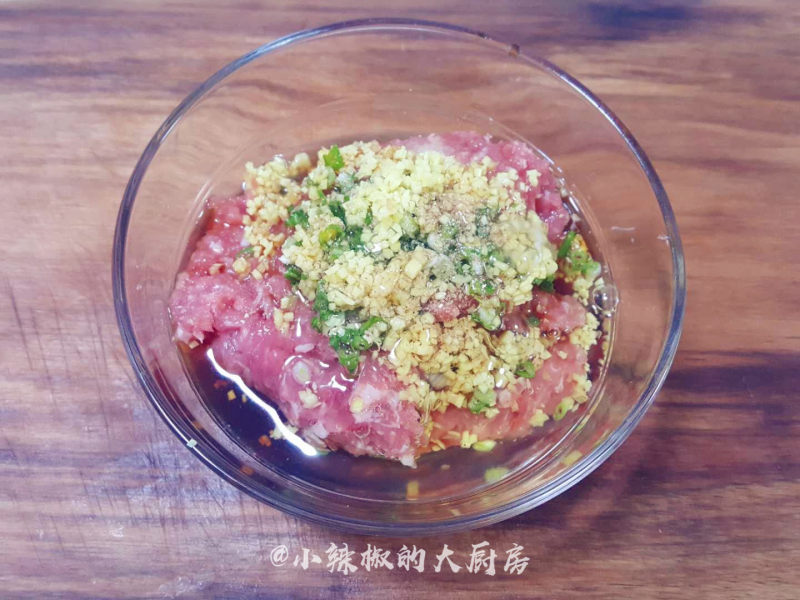 油豆腐酿肉的做法步骤：2