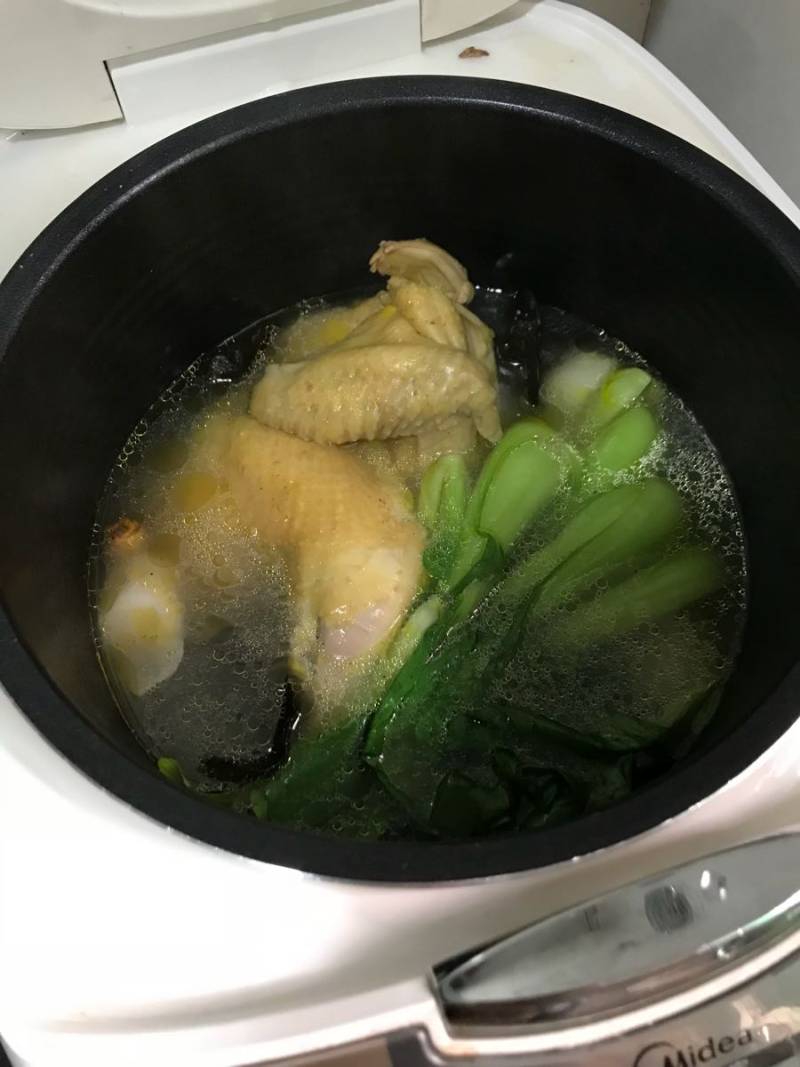 电饭煲鸡汤的做法步骤：8