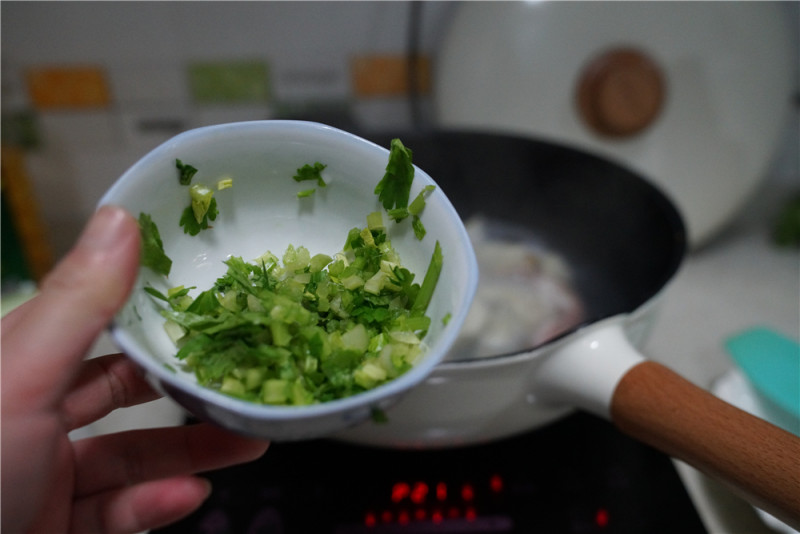 海鲜鸡蛋汤饺的做法步骤：10