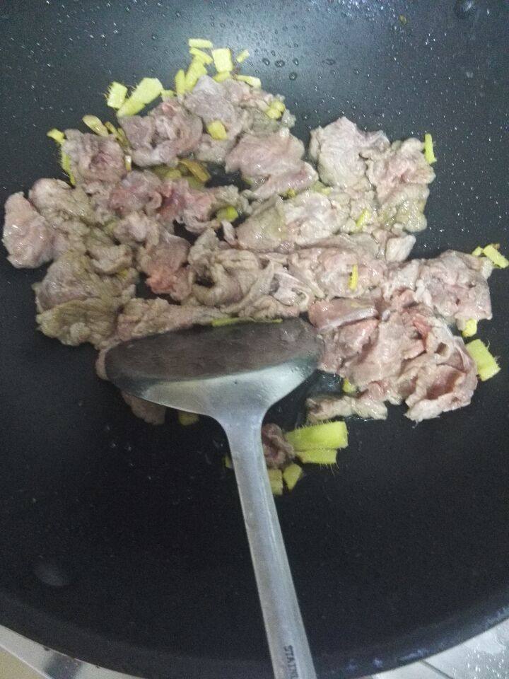 姜丝牛肉的做法步骤：3