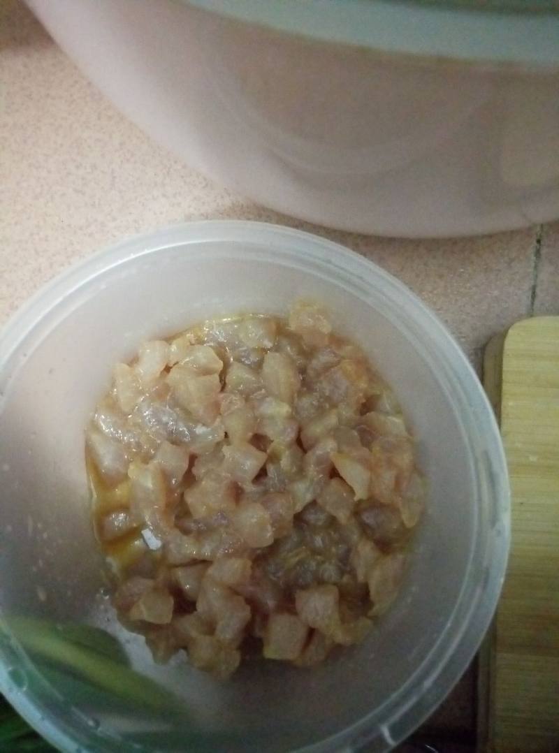 土豆烧肉粒的做法步骤：1