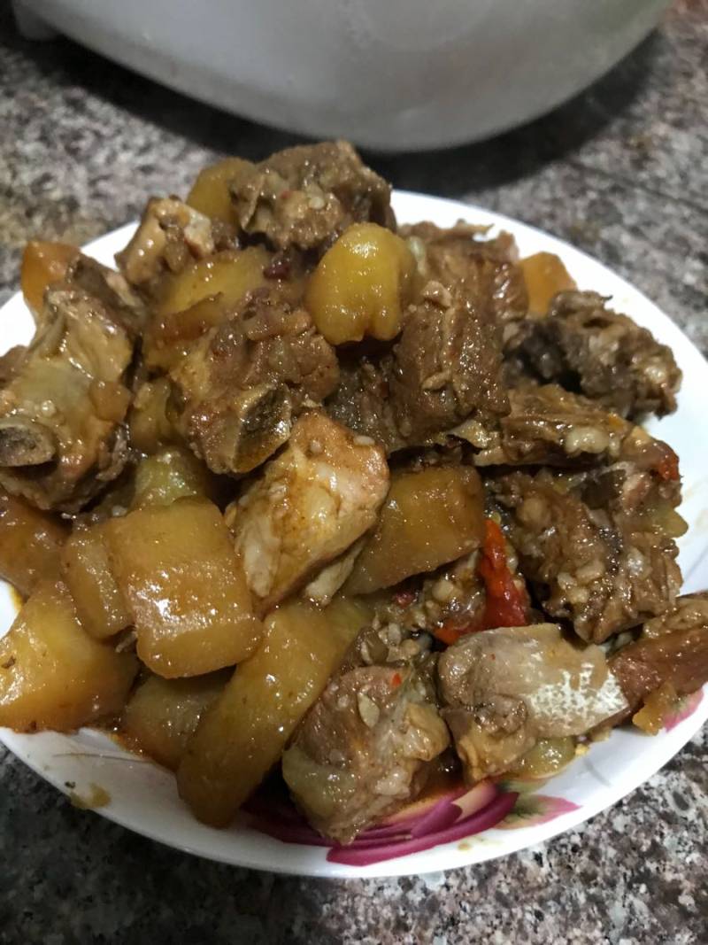 电饭煲土豆焖排骨的做法步骤：8