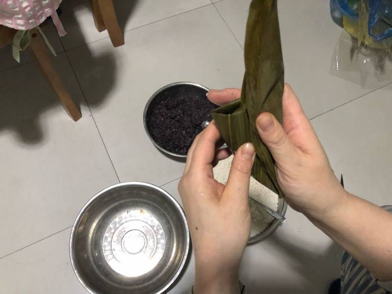 红豆粽子的做法步骤：7