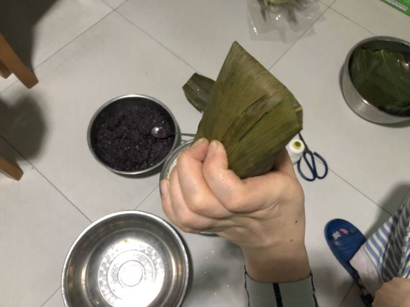 红豆粽子的做法步骤：8