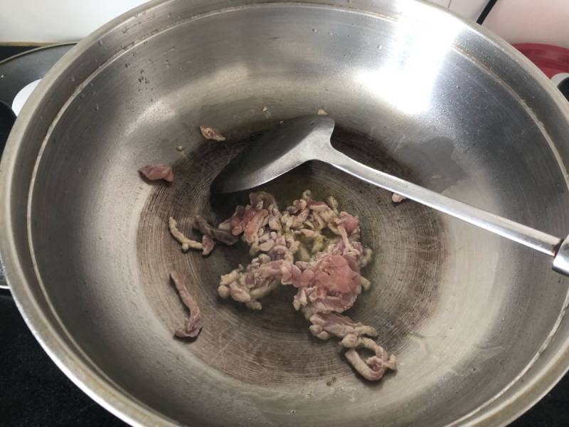 辣白菜炖豆腐的做法步骤：2