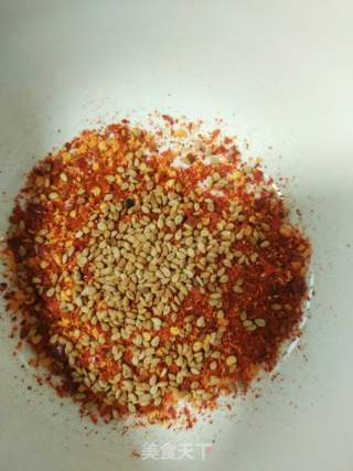 自制超香超简单的辣椒油的做法步骤：6