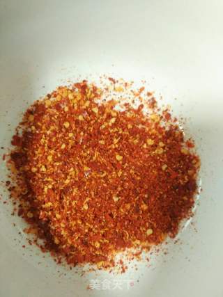 自制超香超简单的辣椒油的做法步骤：5