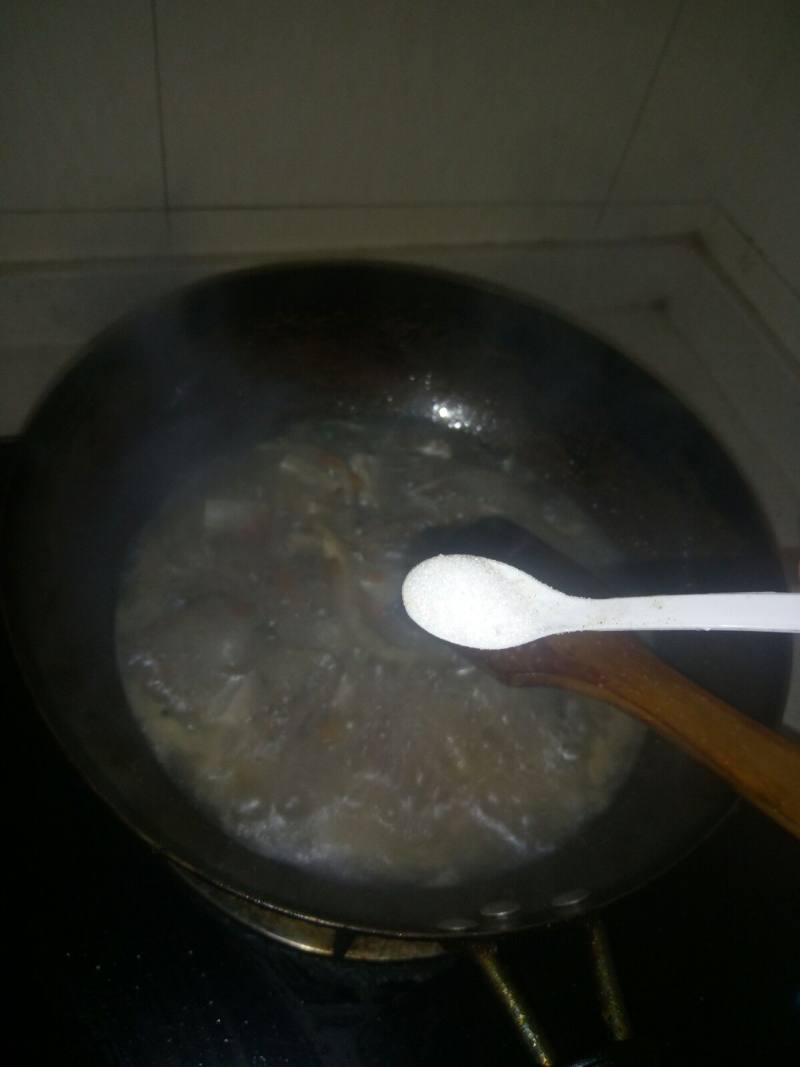 鸡腿菇炖豆腐的做法步骤：11