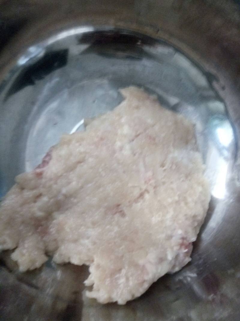 酸萝卜鸡肉馅儿饺子的做法步骤：2