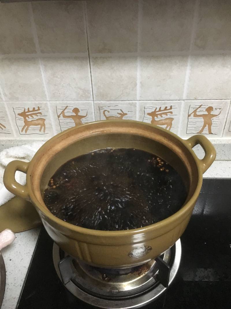 卤鸡的做法步骤：2