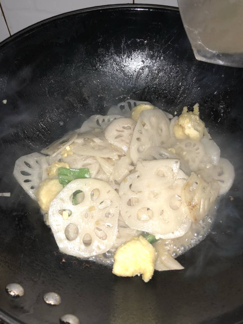 玉子豆腐炒藕片的做法步骤：5