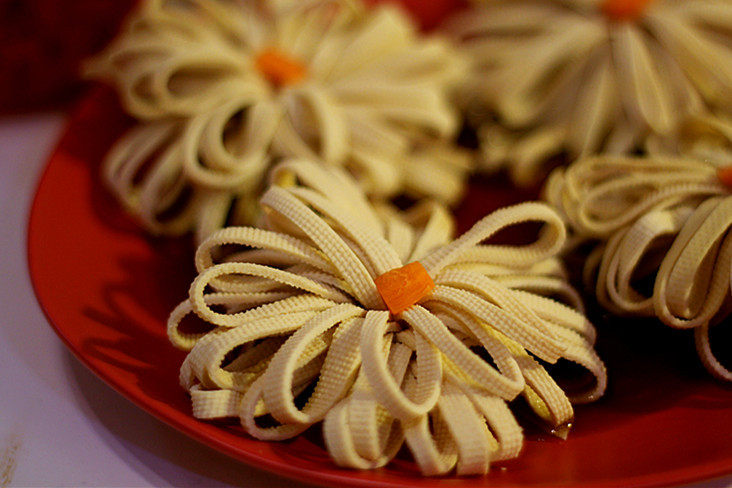 漂亮的宴客菜【花样豆皮】的做法步骤：12