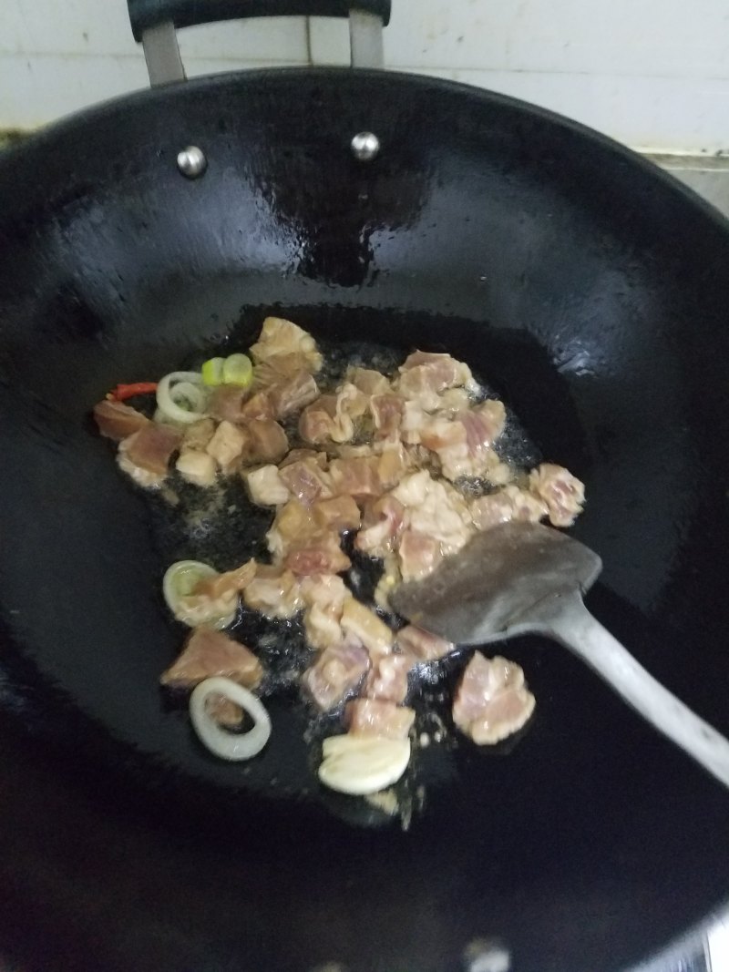 豌豆炒牛肉粒的做法步骤：5