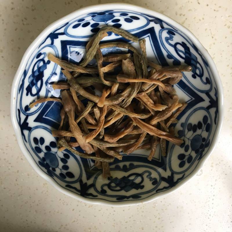 腊肉蒸豇豆干的做法步骤：5