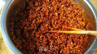 油泼辣子(配合重庆传统乡宴凉菜常用油辣子的经典做法之一)的做法步骤：8