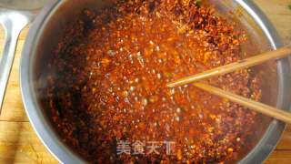 油泼辣子(配合重庆传统乡宴凉菜常用油辣子的经典做法之一)的做法步骤：9