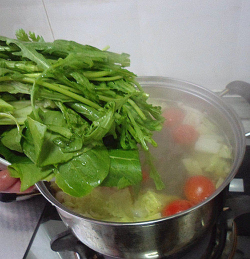 花样美食——蔬菜蘑菇汤的做法步骤：6