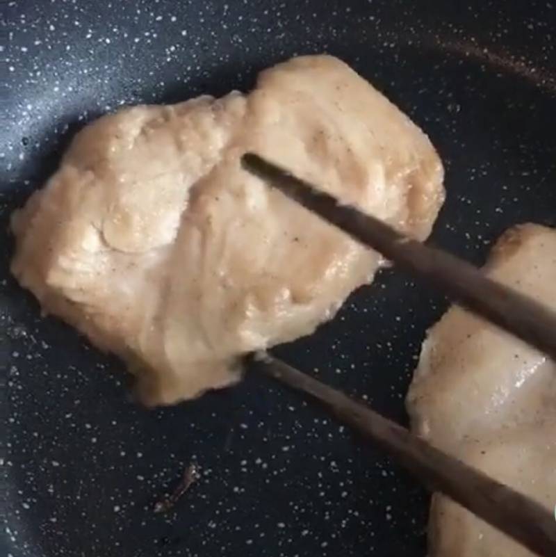 干煎鸡胸肉的做法步骤：9