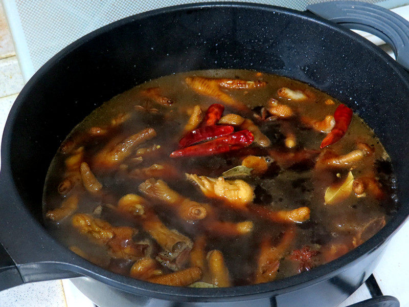 佐餐下酒菜【香卤鸡爪】的做法步骤：12