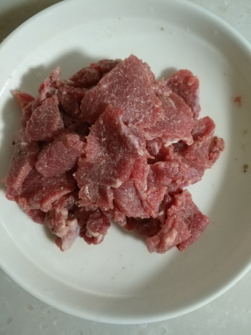 蒜薹炒牛肉的做法步骤：3