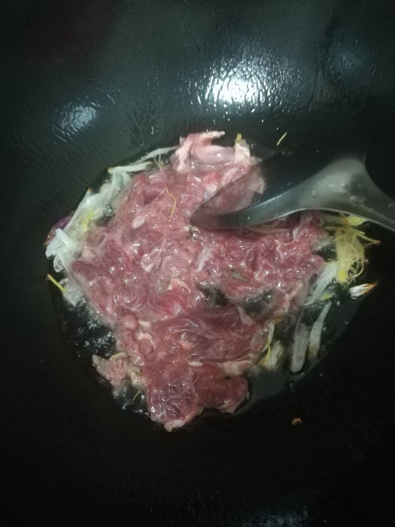 荷兰豆炒牛肉的做法步骤：4