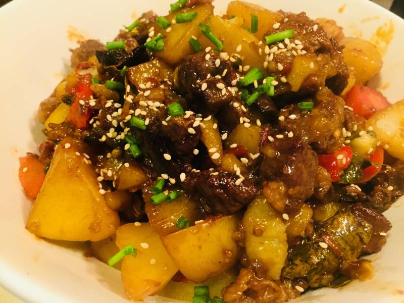 土豆烧牛肉的做法步骤：7