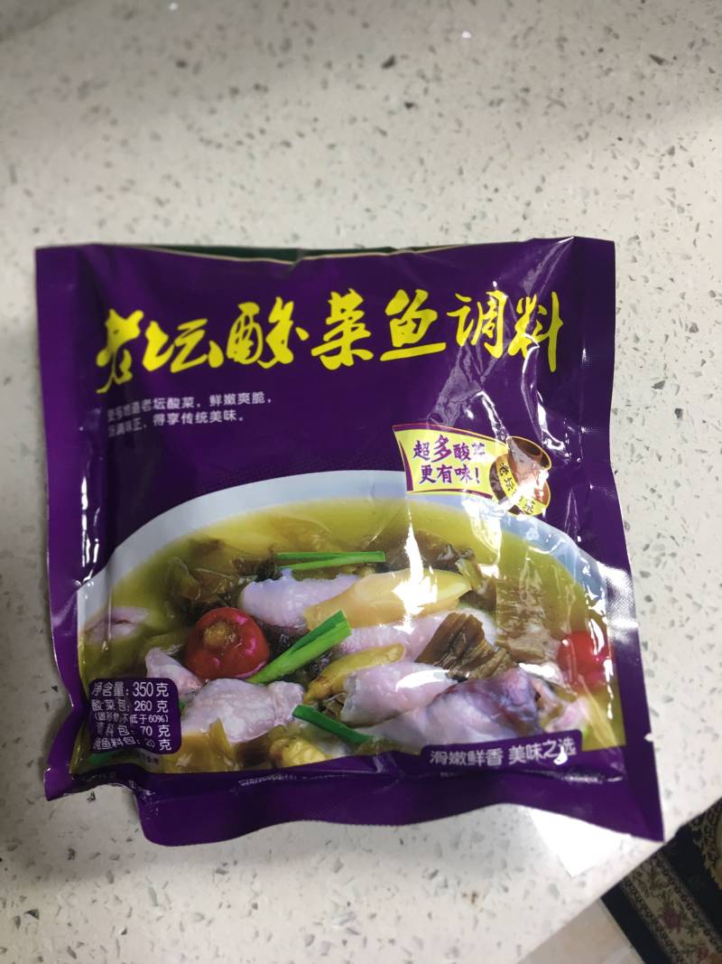 酸菜鲈鱼的做法步骤：1