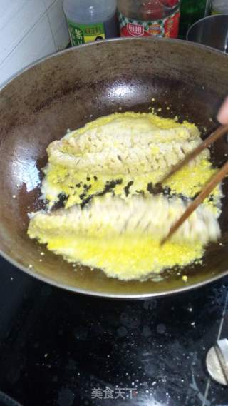 鸭黄玉米鱼的做法步骤：15