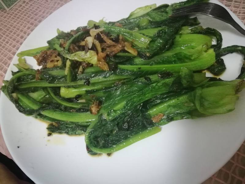 豆豉鲮鱼油麦菜的做法步骤：3